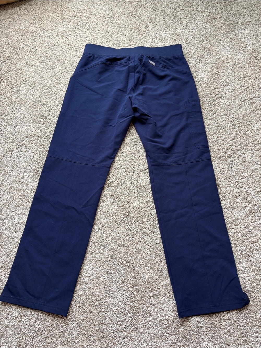 Women’s FIGS Kade Cargo Pants - Picture 6 of 7